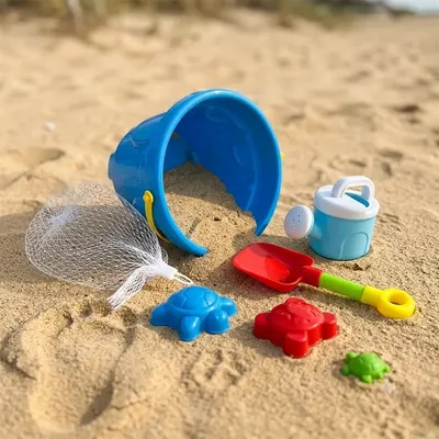 Coffret de jeu au sable avec seau bleu et formes à mouler