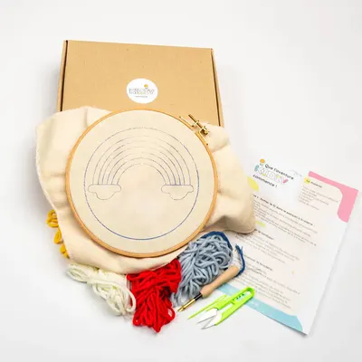 Kit de punch needle à motif arc-en-ciel