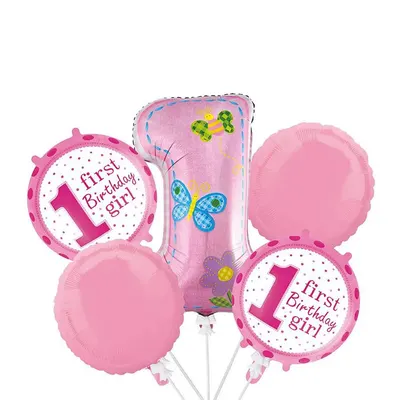 Cinq ballons roses pour célébrer son premier anniversaire