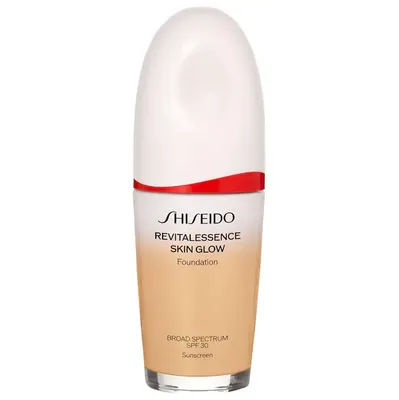 Fond de teint soin lumineux Shiseido, nuance 220 SPF 30